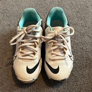 Girls Nike Hyperdiamond 4 Softball Cleats, Size 12Y